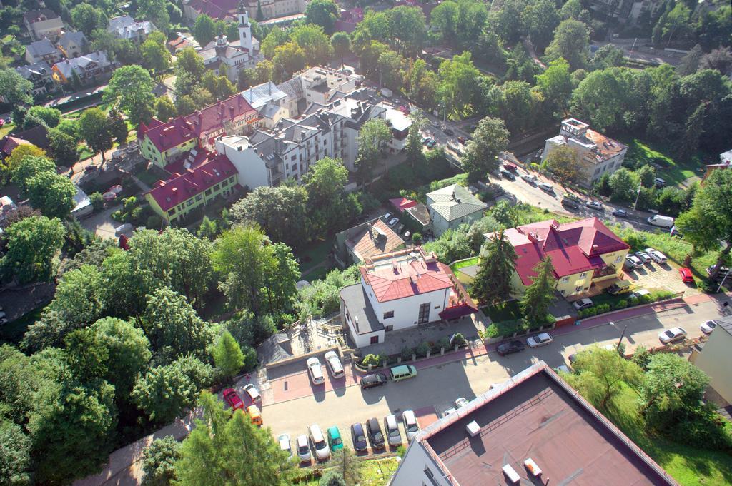 Urocza Art Pensjonat Krynica Zdroj Buitenkant foto